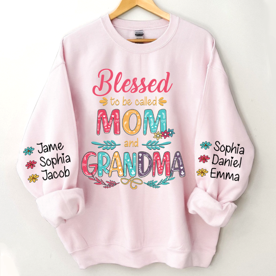 Lofaris Blessed To Be Called Mom And Grandma CTH01 Sweatshirt
