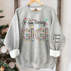 Lofaris Custom I Love Being Gigi Light Christmas Sweatshirt