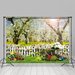 Lofaris Floral Warm Green Grass Fence Garden Spring Backdrop