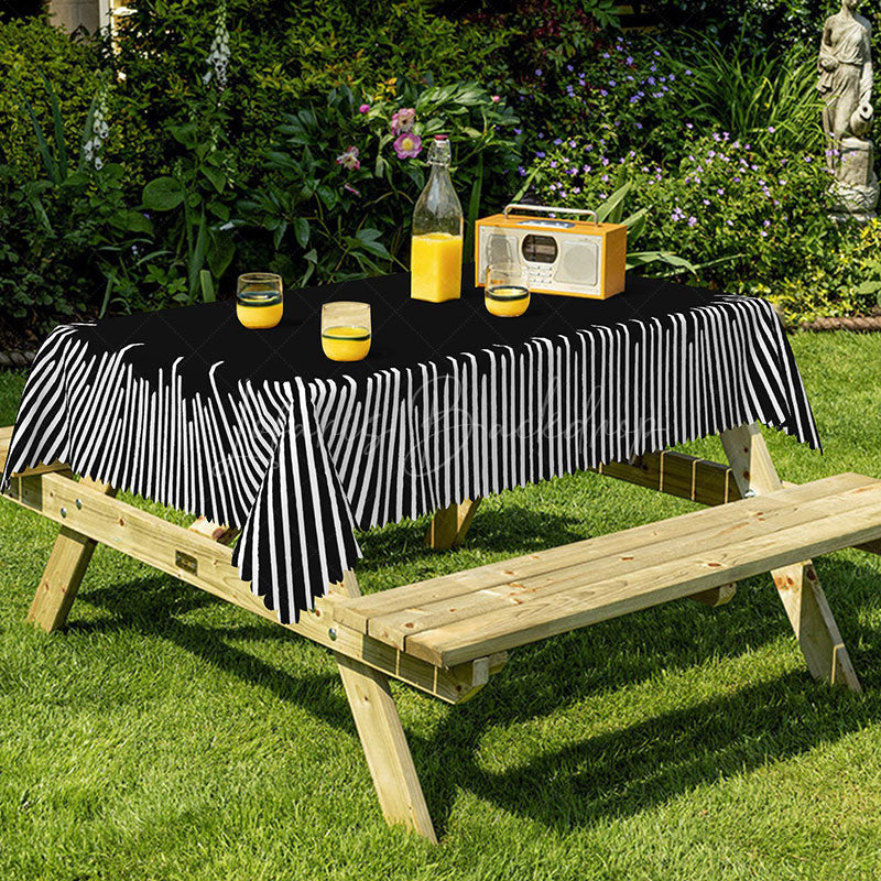 Lofaris Dynamic Black And White Waves Rectangle Tablecloth
