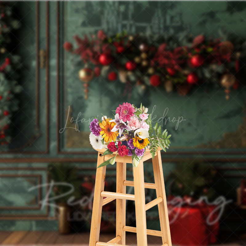 Lofaris Elegant Green and Gold Christmas Photography Backdrop Vintage Room with Garland Holiday Photo Background