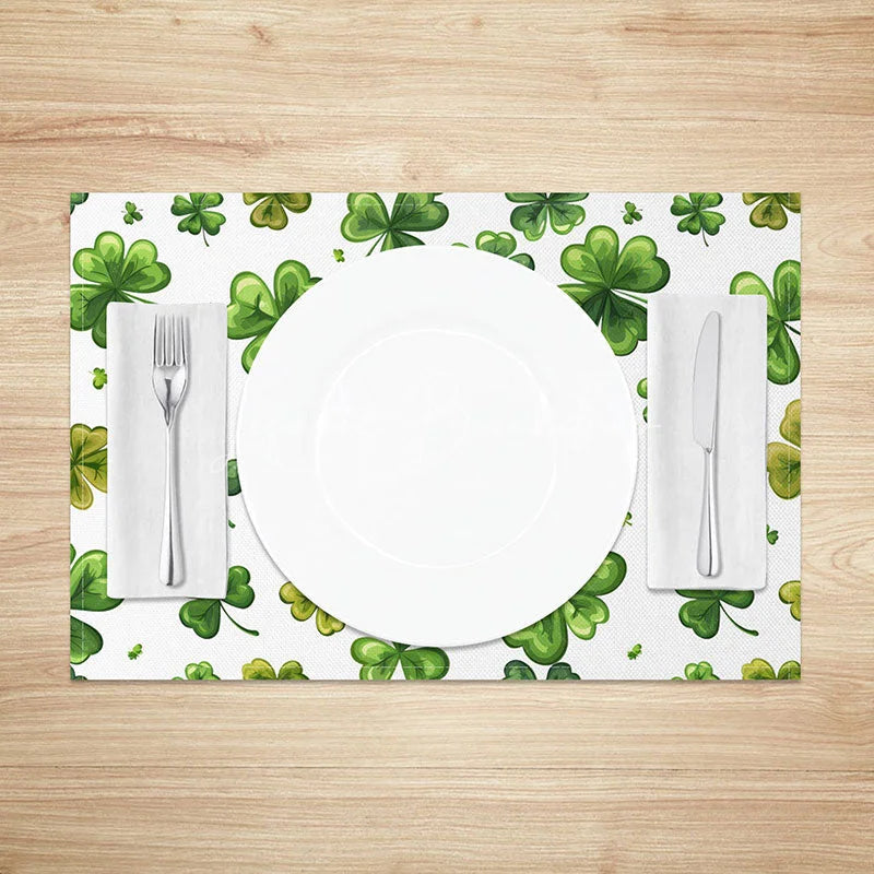 Lofaris Watercolor Green Clover Set of 4 Placemats St. Patricks Day Scattered Shamrocks Dining Table Mats