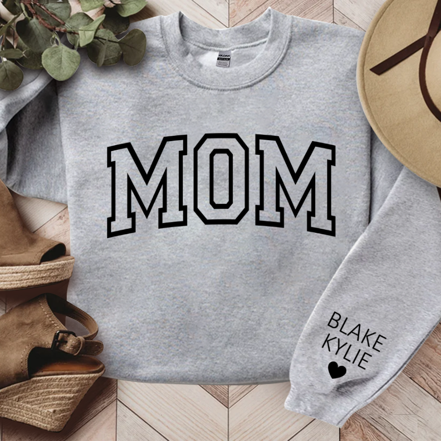 Lofaris Mom And Kids Custom Name CTH01 Sweatshirt