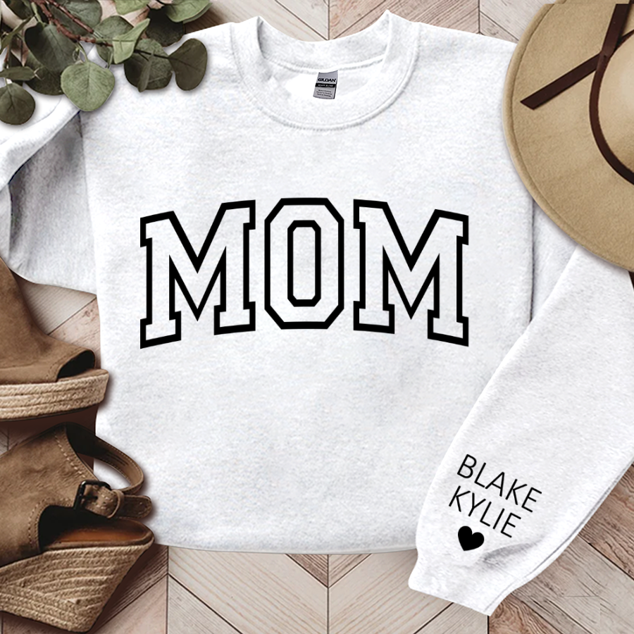 Lofaris Mom And Kids Custom Name CTH01 Sweatshirt