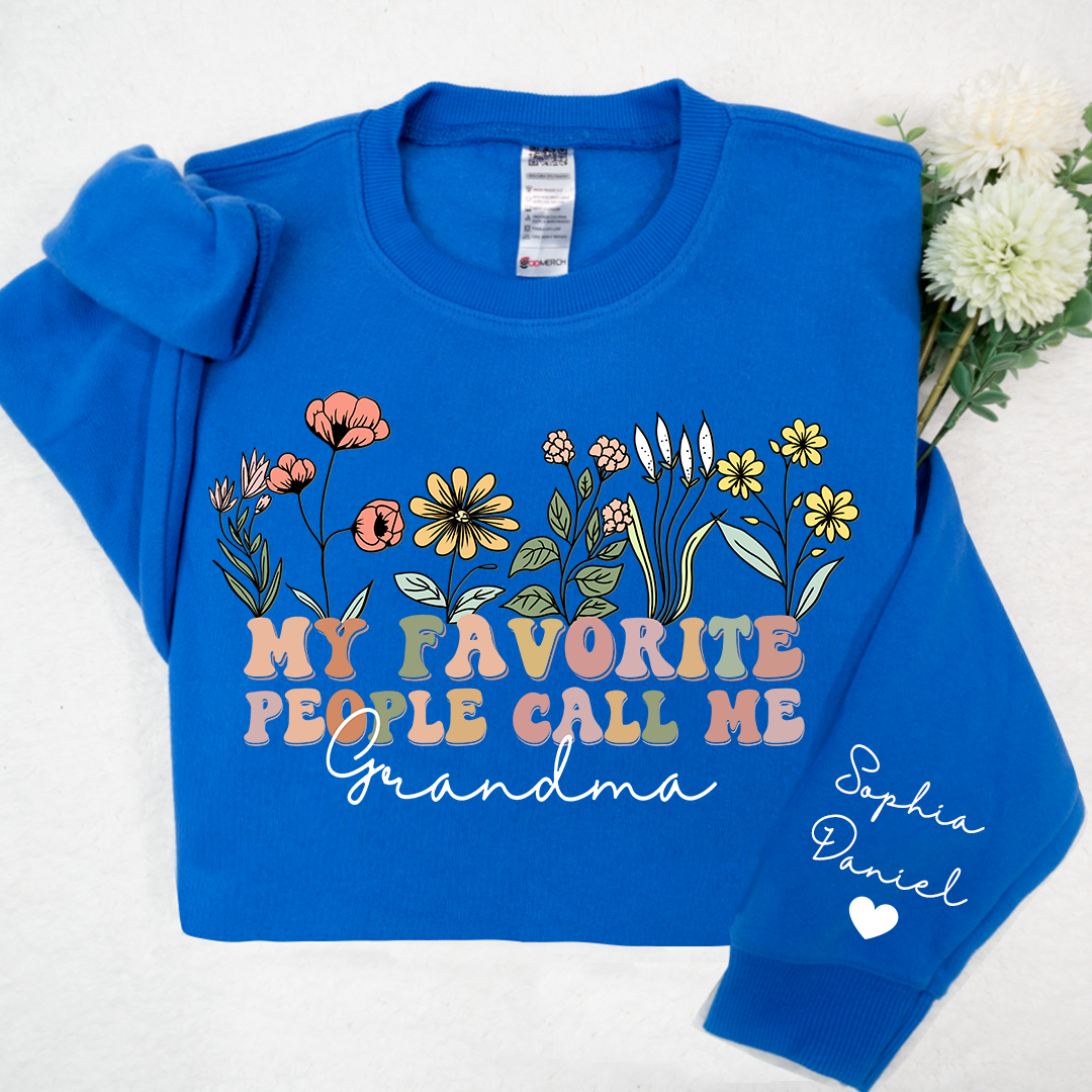 Lofaris My Favorite People Call Me Grandma Best Gift Christmas CTH01 Sweatshirt