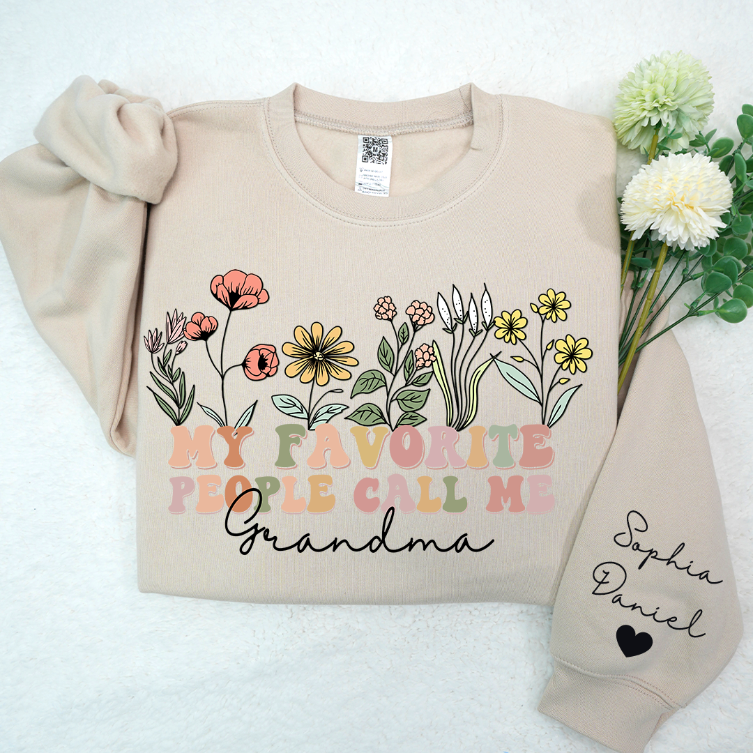 Lofaris My Favorite People Call Me Grandma Best Gift Christmas CTH01 Sweatshirt
