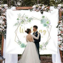 Lofaris Personalized Green Wreath Wedding Ceremony Backdrop