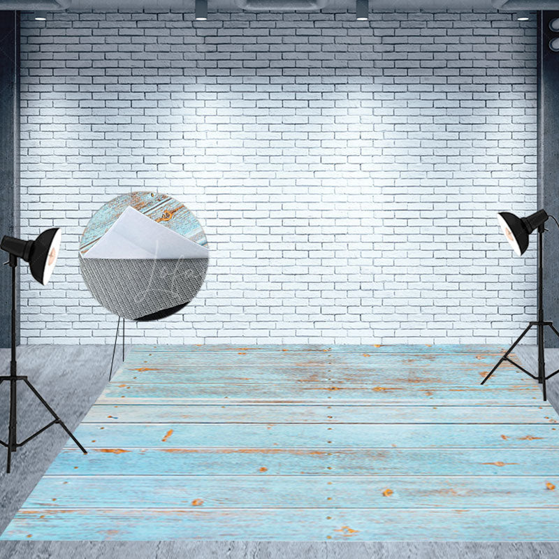 Lofaris Retro Faded Blue Horizontal Stripe Wood Floor Mat