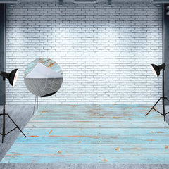Lofaris Retro Faded Blue Horizontal Stripe Wood Floor Mat