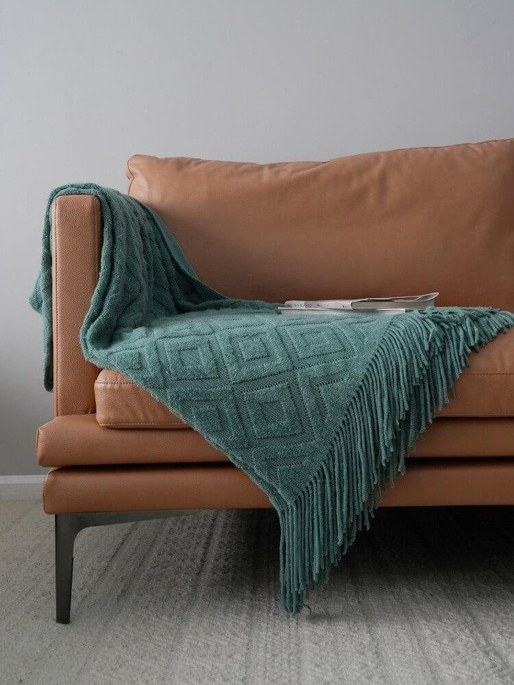 Lofaris Knit Versatile Warm Bed Blanket with Tassels Throw