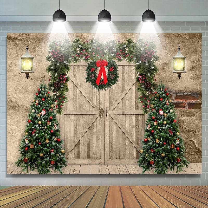 Lofaris Wihte Wooden Door With Tree Wreath Christmas Backdrop