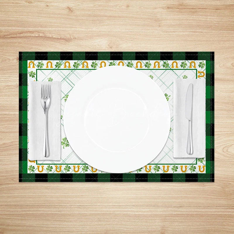 Lofaris Lucky Horseshoe Shamrock Set of 4 Placemats St. Patricks Day Plaid and Clover Dining Table Mats