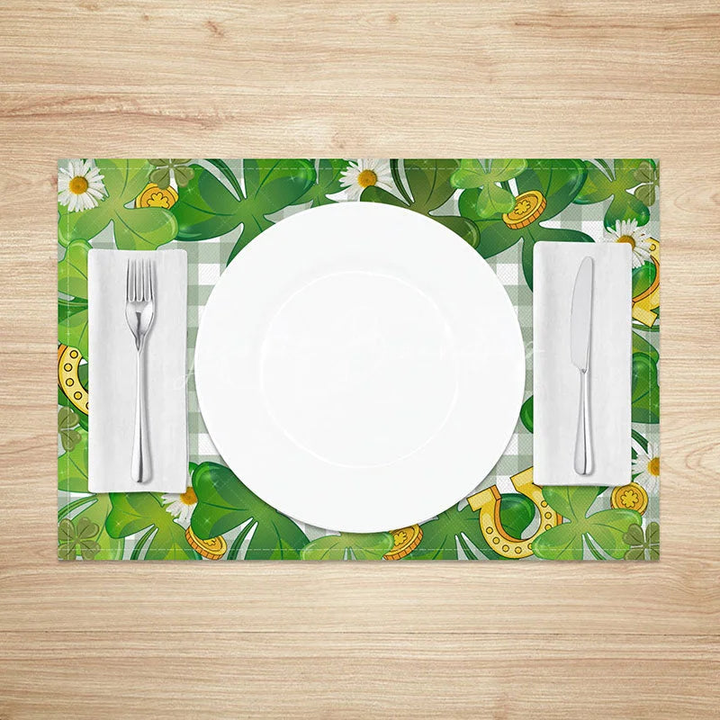 Lofaris Lucky Shamrock and Horseshoe Set of 4 Placemats Green Gingham Daisy St. Patricks Day Table Mats