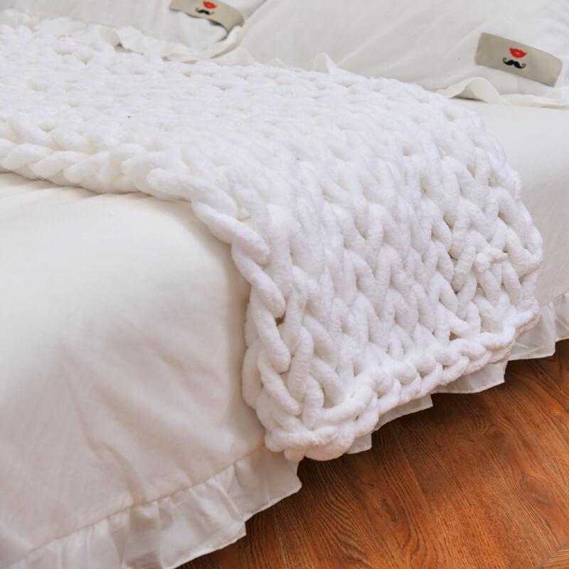 Lofaris Chunky Knit Blanket Soft Chenille Yarn Throw for Bed